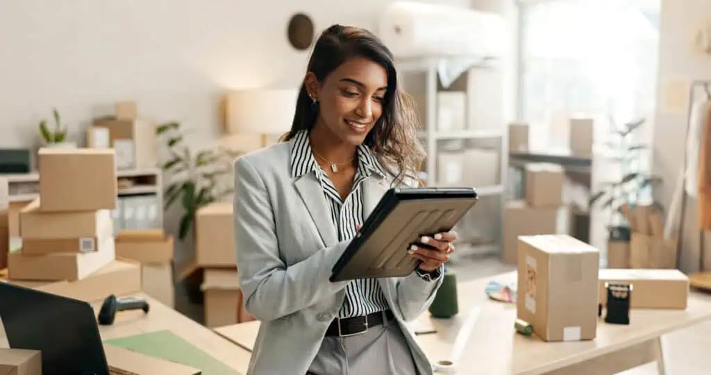 Professional-women-holding-an-ipad